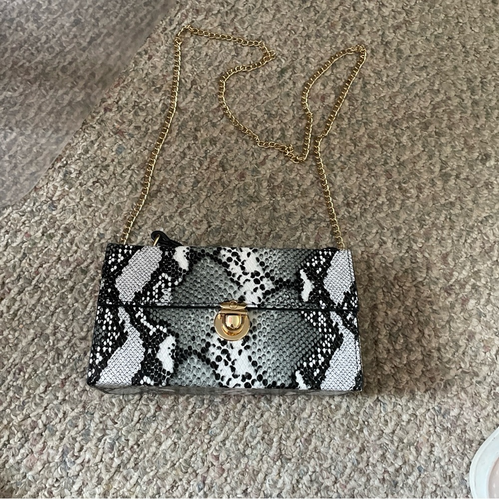 Snake Print Chain Shoulder Bag